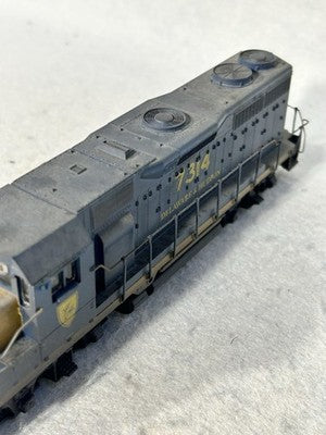Athearn Custom Painted/Detailed Weathered D & H RR GP-38-2 Loco HO(Ex 1 Awning)