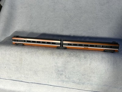 Sleek LIMA  Golden Series HO InterCity Train Set Pwrd. Loco, Dummy, 2 Pass. Cars