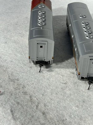 Classic  Stewart/KATO Santa Fe RR F-7 A/B/B Engines 2  Powered/1 Dummy HO