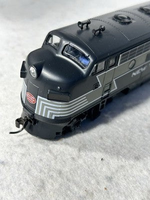 Nice Stewart/KATO F-7 A  & B NYC  RR Lightning Paint Schm. HO Loco, Both Powered