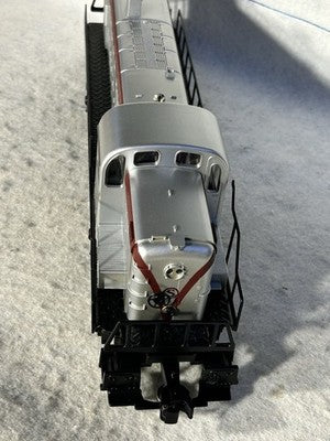 Nice Lionel NYS & W RR ALCO RS-3 Loco With Display Case O Gauge
