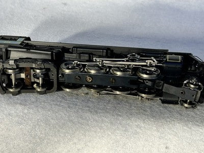 Beautiful Rivarossi NYC/StL RR 2-8-4 Berkshire Locomotive/ 2 Passenger Car Set