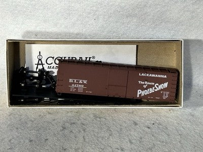 Nice Accurail DL & W RR 40’ Box Car  Kit HO