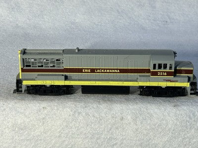 Beautiful Stewart /KATO GE EL Railroad U-25B Diesel Engine  HO
