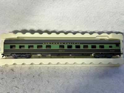 Beautiful Rivarossi Northern Pacific RR 5 Car Passenger Set HO