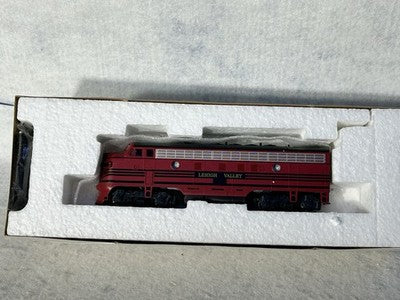 Striking Stewart/KATO Lehigh Valley RR F-7A/B Phase I Set A Pwrd./B Unpwrd. HO