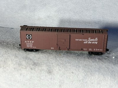 Nice Athearn Santa Fe RR 50’ Box Car HO KD’s (Ex Box)