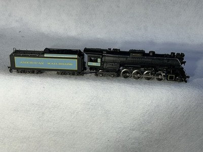 Beautiful Rivarossi NYC/StL RR 2-8-4 Berkshire Locomotive/ 2 Passenger Car Set