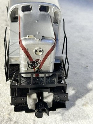 Nice Lionel NYS & W RR ALCO RS-3 Loco With Display Case O Gauge
