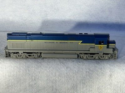 Sleek Stewart ALCO C-628 Delaware & Hudson RR Road Engine HO