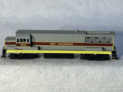 Beautiful Stewart /KATO GE EL Railroad U-25B Diesel Engine  HO