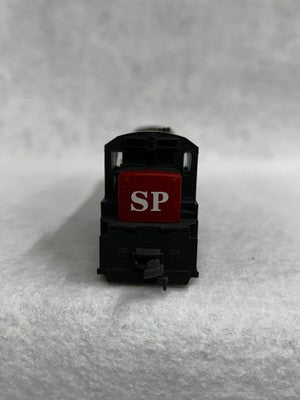Handsome Atlas U-33C Southern Pacific Railway Locomotive HO