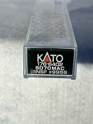 Beautiful KATO BNSF RR SD-70MAC Diesel Engine N GAUGE