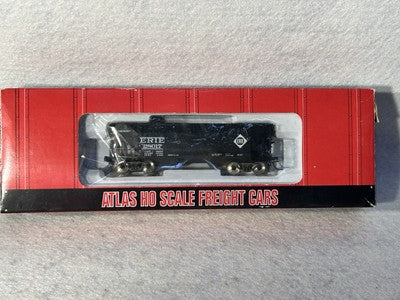 Nice Atlas Erie Railroad 2-Bay Hopper Cars HO