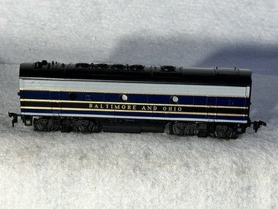 Cool Athearn Baltimore & Ohio RR F-7 A-B-A/6-Car Pass Set HO A & B Powered