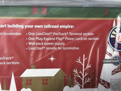 Beautiful Lionel CHRISTMAS EXPRESS Lion Chief Train Set 0 Gauge  Blue Tooth