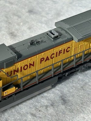 Powerful KATO Union Pacific RR AC4400CW Diesel Engine N GAUGE