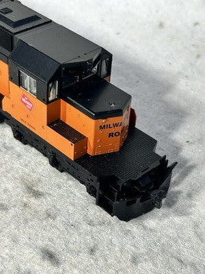 Beautiful KATO Milwaukee Road SD-40-2 Diesel Locomotive HO (Ex Box, Railings)