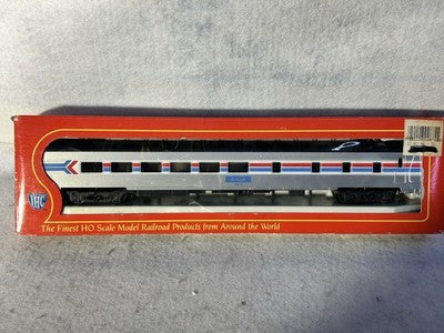 Beautiful Rivarossi Amtrak RR  2-Car Passenger Set HO