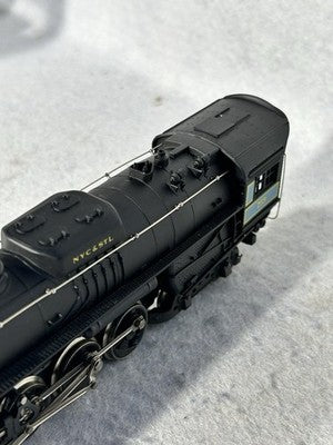 Beautiful Rivarossi NYC/StL RR 2-8-4 Berkshire Locomotive/ 2 Passenger Car Set