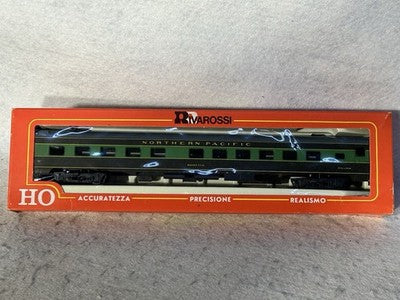 Nice Stewart /KATO/Rivarossi Northern Pacific RR  F-9A/B +5 Car Passenger Set HO