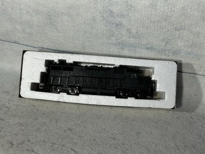 Nice  ATLAS/KATO Undecorated GP-38 Diesel Engine HO