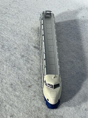 Nice KATO Japanese Bullet Train 2- Engine/2-Car Passenger Set N GAUGE