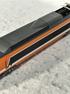 Sleek LIMA  Golden Series HO InterCity Train Set Pwrd. Loco, Dummy, 2 Pass. Cars