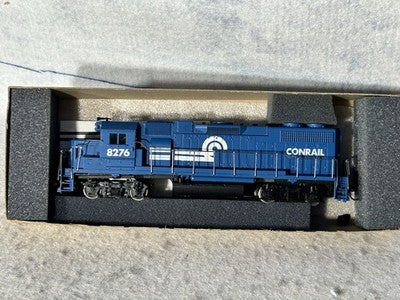 Handsome Athearn Blue Box Conrail GP-38-2 Locomotive HO
