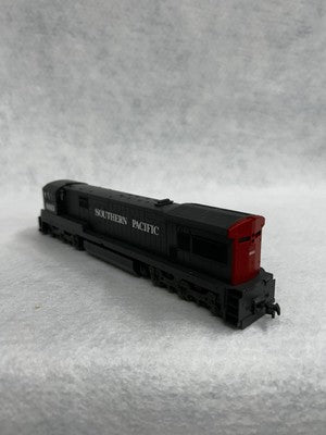 Handsome Atlas U-33C Southern Pacific Railway Locomotive HO