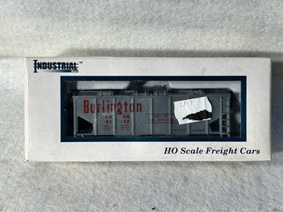 Nice Industry Models Burlington Route RR 2 Bay Covered Hopper Car HO