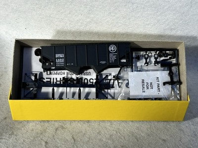 Accurail Mixed  RR 2-Bay Hopper Kits HO (PRICE/SINGLE CAR; SPECIFY CHOICE)