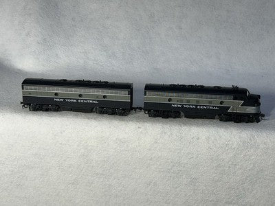 Nice Stewart/KATO F-7 A  & B NYC  RR Lightning Paint Schm. HO Loco, Both Powered