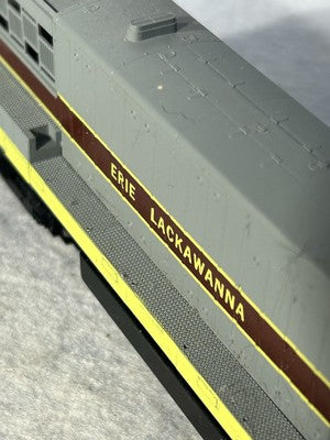 Beautiful Stewart /KATO GE EL Railroad U-25B Diesel Engine  HO