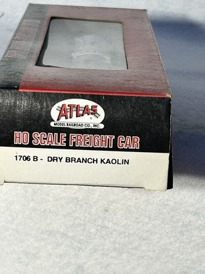 Nice Atlas Single Dry Branch  (DBK) Kaolin Single Dome Tank Car HO