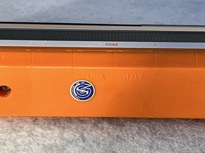 Sleek LIMA  Golden Series HO InterCity Train Set Pwrd. Loco, Dummy, 2 Pass. Cars