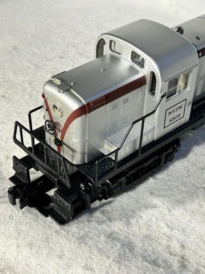 Nice Lionel NYS & W RR ALCO RS-3 Loco With Display Case O Gauge
