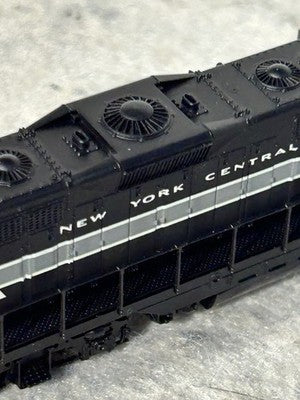 Handsome Atlas New York Central RR Lightning Scheme GP-7 # 5698 Loco N Gauge