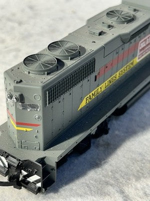 Vey Rare Athearn GP38/40 CSX/Family Lines RR Locomotive HO(No Box/Railings)