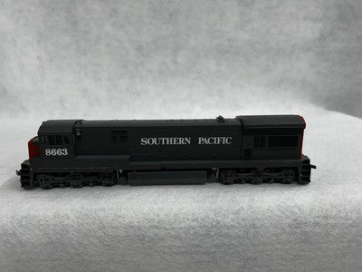 Handsome Atlas U-33C Southern Pacific Railway Locomotive HO