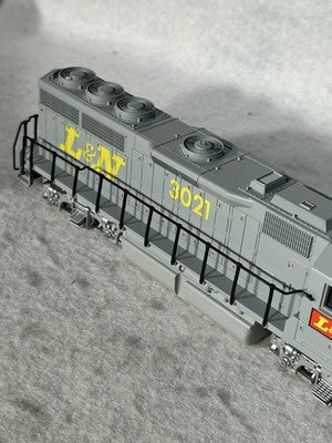 Nice ATLAS/KATO GP-40 Louisville & Nashville RR Locomotive HO