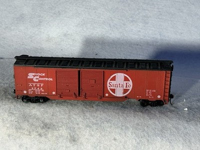 Nice Athearn Santa Fe RR 50’ Double Door Box Car HO Metal Wheels, KD’s (Ex Box)