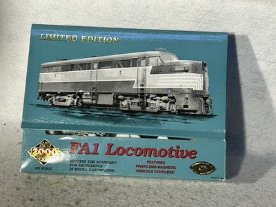 Nice Proto 2000 FA -2 A/B Seaboard Air Line  RR HO Locomotives  (Incorrect Box)