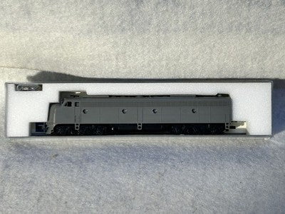 Nice  KATO Undecorated E-8/9 A Diesel Engine N GAUGE