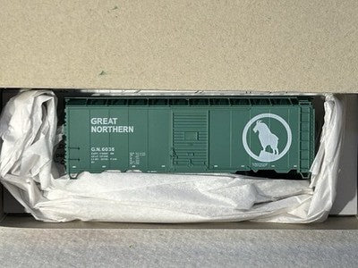 Nice Accurail Great Northern RR 40’ 6 Pack Box Car  Kits HO