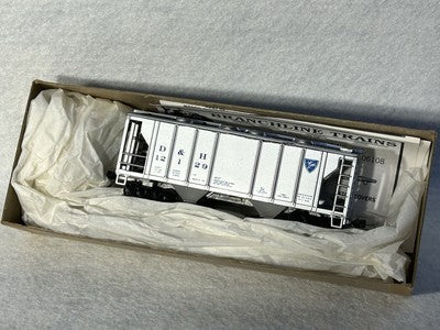 Cool Branchline Models D & H 2-Bay Covered Hopper Cars HO