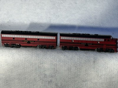 Nice Stewart Lehigh Valley RR F-7A/B Set A Pwrd./B Unpwrd. HO