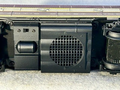 Beautiful MTH Atlantic Coast Line RR 3 Engine/2 Passenger Car Set O Gauge Car