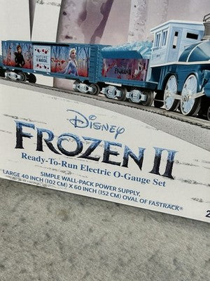 Beautiful Lionel Disney Frozen 2 Christmas Train Set 0 Gauge  Blue Tooth