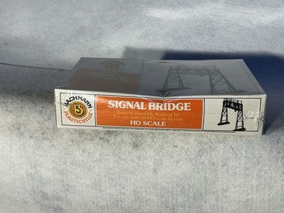 Cool Bachmann Double Track Signal Bridge Plastic HO